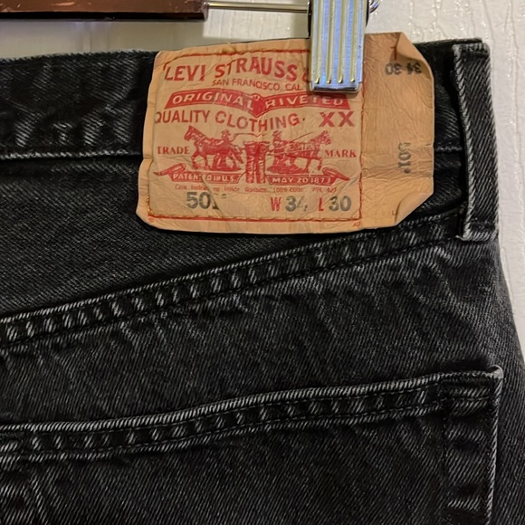 Vintage Levi’s 501 W34 L30 with button fly - Picture 4 of 7